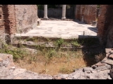 00833 ostia - regio ii - insula iv - terme di nettuno (ii,iv,2) - raum 5 - bli ri osten - blick aus raum 12 - 06-2022.jpg